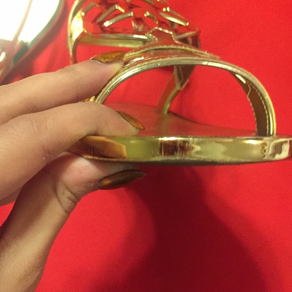 Gold Stuart Weitzman sandals - Picture 3 of 8